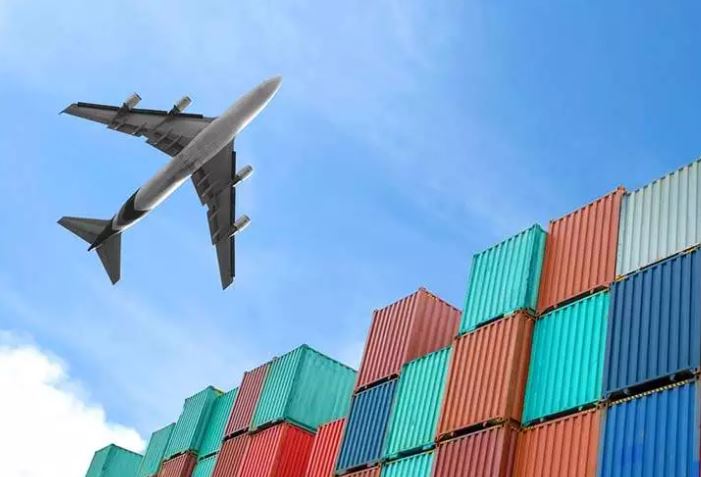 Рост цен на морские контейнеровозы толкает операторов к РЖД и авиации